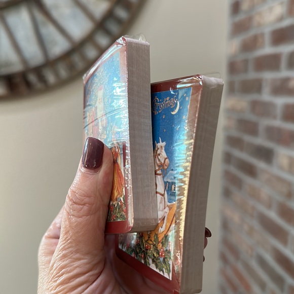 Vintage 1984 Santa Playing Cards In A Tin Box - Picture 11 of 13